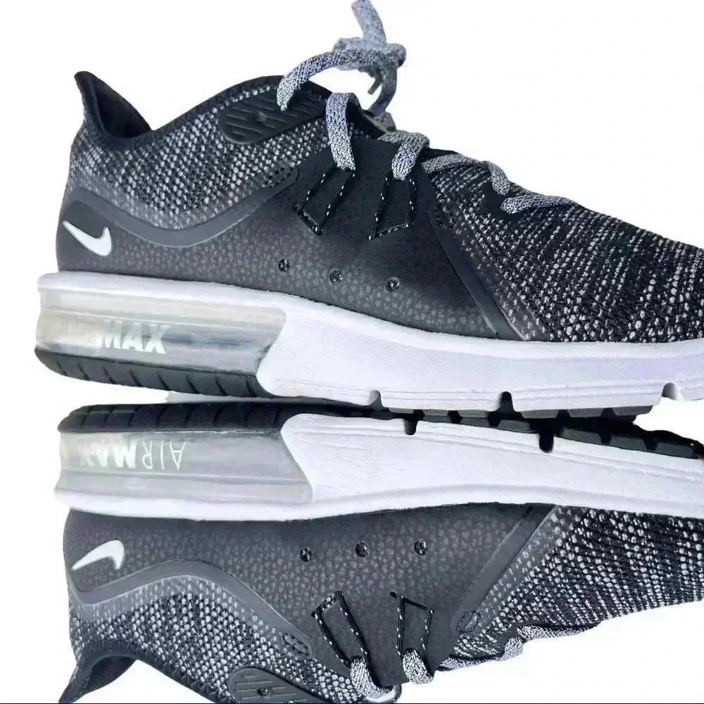 WOMEN’S NIKE AIR MAX SEQUENT 3 RUNNING TRAINER SIZE 10 BLACK,WHITE&DARK GREY•